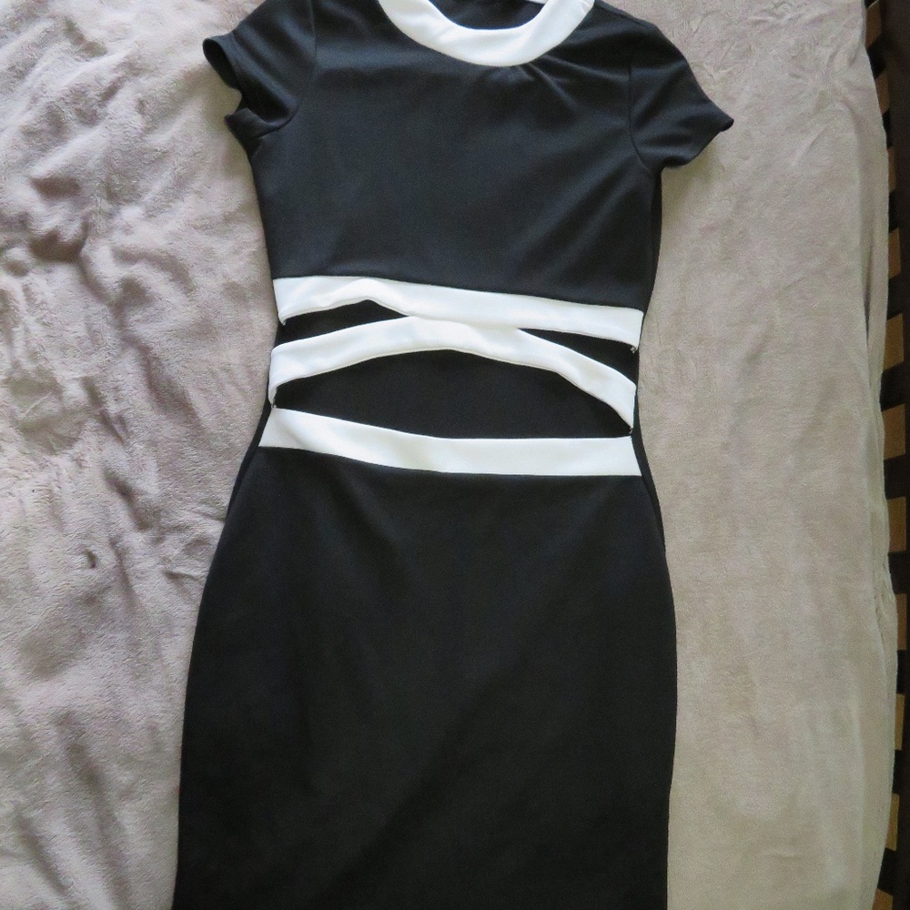 Boohoo cut out dress - Picture 1 of 3
